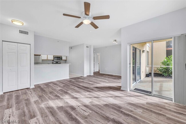 Building Photo - 6300 Aragon Way