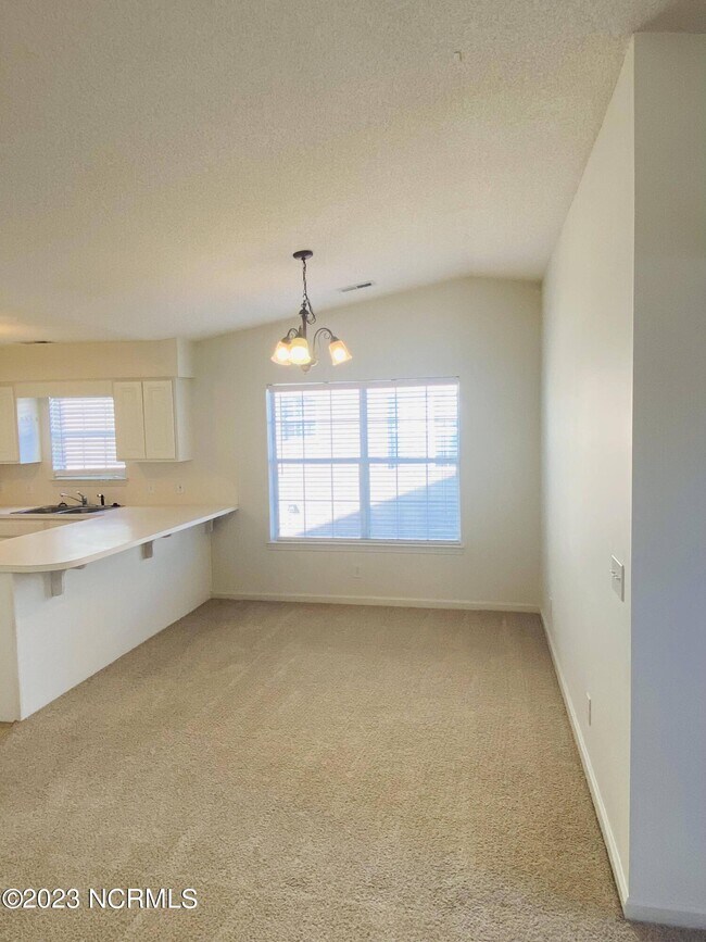 Building Photo - 2804 Mulberry Ln