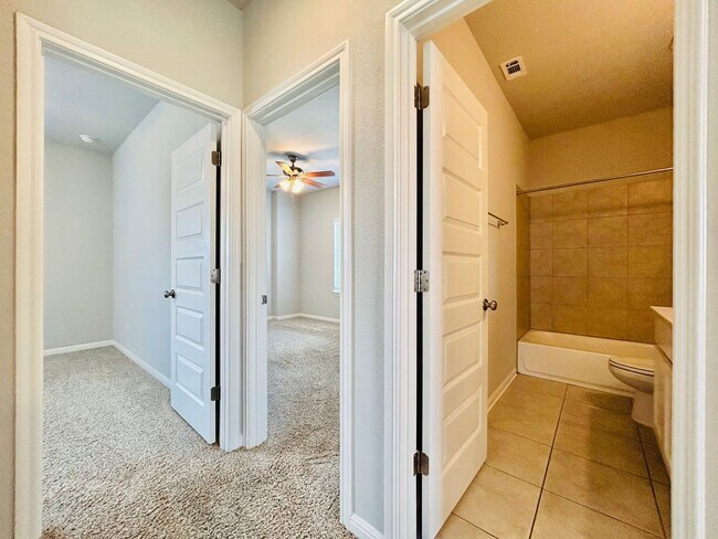 Building Photo - 1156 Capra Ln