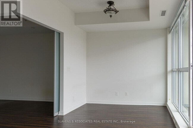 Photo du bâtiment - 51 E Liberty St