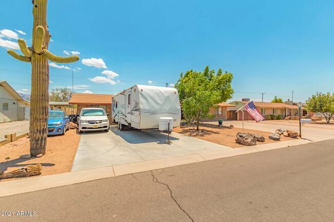 Building Photo - 1345 S Cactus Rd