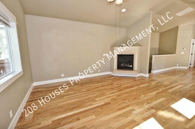 Foto del edificio - Craftsman Style Home on the Boise Bench