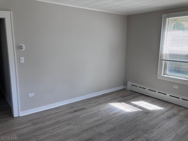 Building Photo - 106 Huff Ave