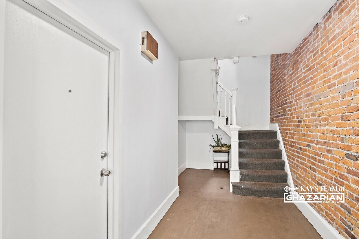 Primary Photo - 105 Brunswick St