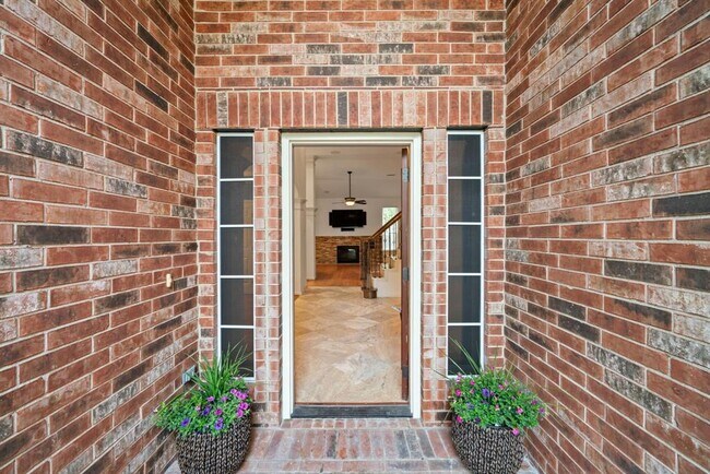 Foto del edificio - 6307 Shoreview Ct