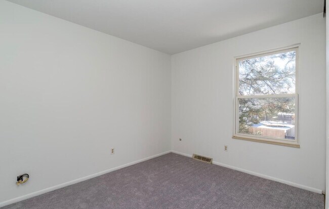 Building Photo - 10567 W 107th Ave