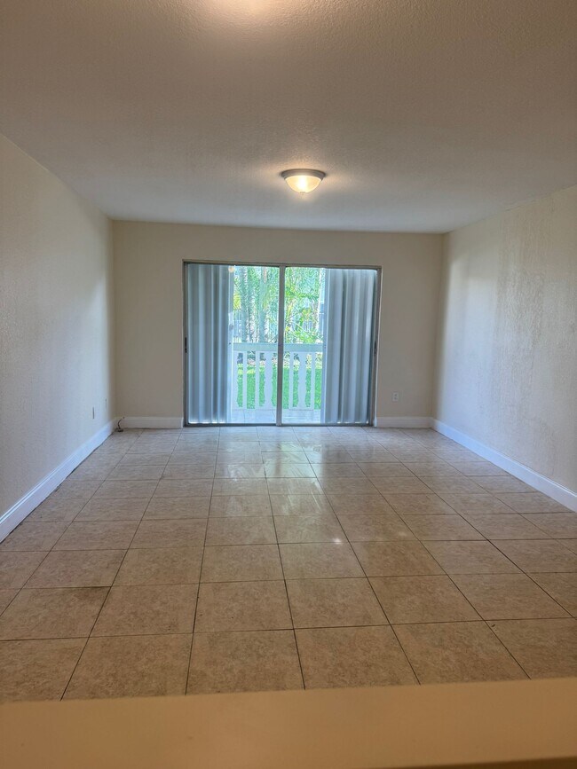 Foto del edificio - 15205 NE 6th Ave