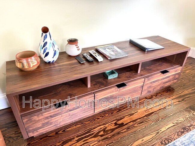 Building Photo - 1001 Ashley Ave