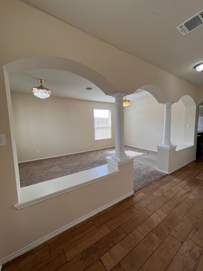 Foto del edificio - Spacious 5-Bedroom Harker Heights Home with 3 Living Areas & 3-Car Garage