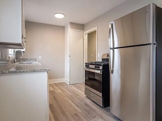 Foto del edificio - 5210 N Johnstown Ave