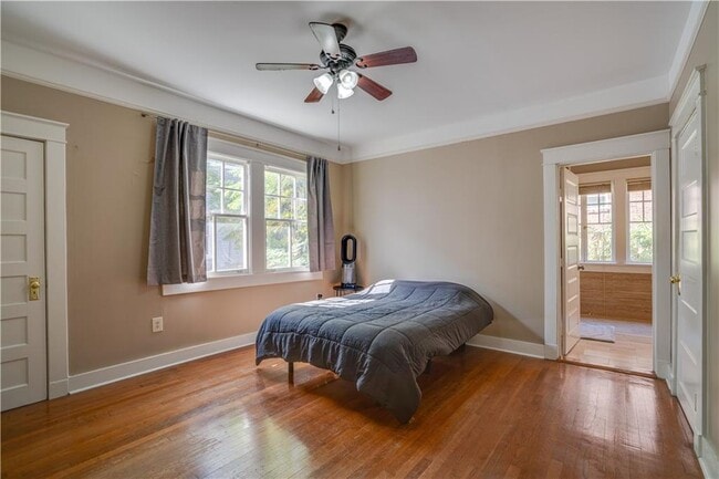 Foto del edificio - 8010 S Claiborne Ave
