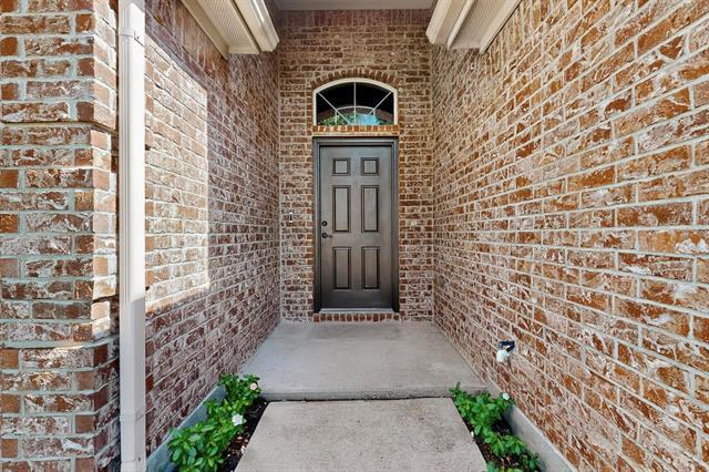 Building Photo - 337 Royal Oak Dr