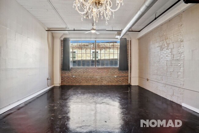 Foto del edificio - Gorgeous Loft  in Historic Warehouse Building
