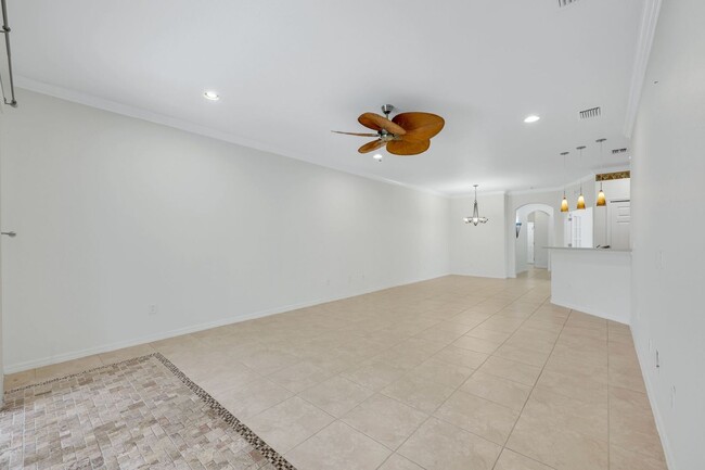 Foto del edificio - Spacious 2-Bedroom + Den Home with Resort-...