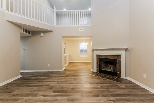 Foto del edificio - 2633 Shadowbrook Trace