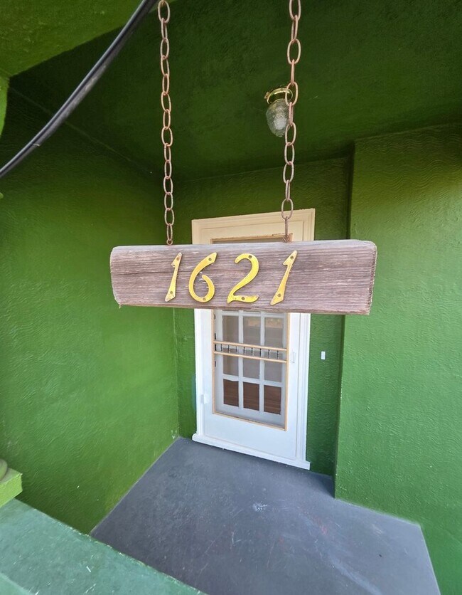 Foto del edificio - 1621 E 38th St