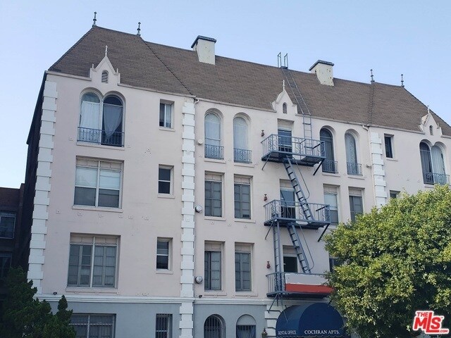 Primary Photo - 657 S Cochran Ave