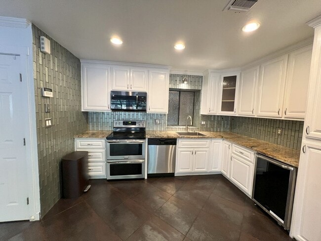 Foto del edificio - Remodeled 2 Bed, 2 Bath Unit in Downtown S...