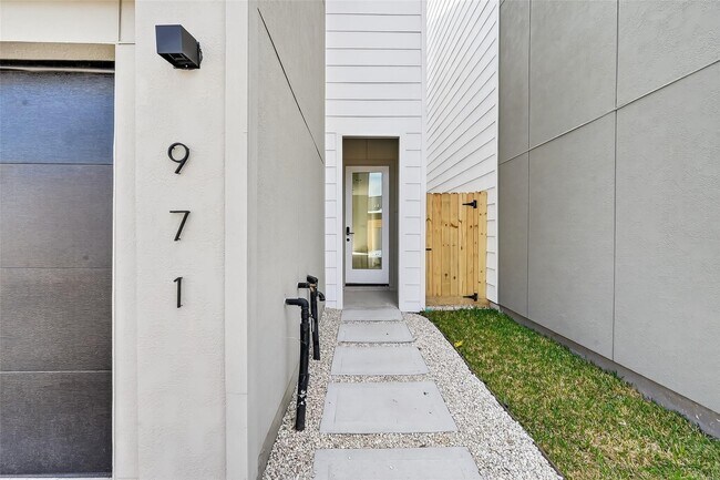 Foto del edificio - 951 Highland Lgt Ln
