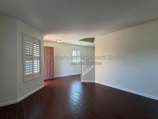 Foto del edificio - 6903 W Lawrence Ln
