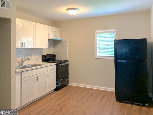 Building Photo - 531 Gresham Park Dr