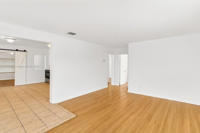 Foto del edificio - 3415 SW 15th St