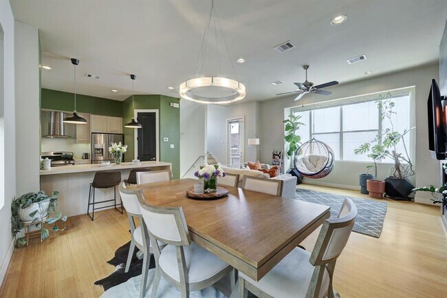 Foto del edificio - 5715 Larkin St