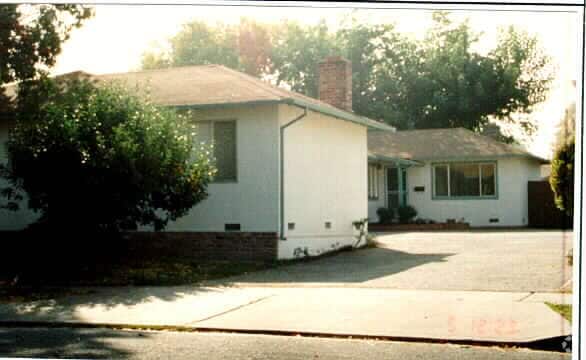 Building Photo - 1228-1230 Junipero Ave