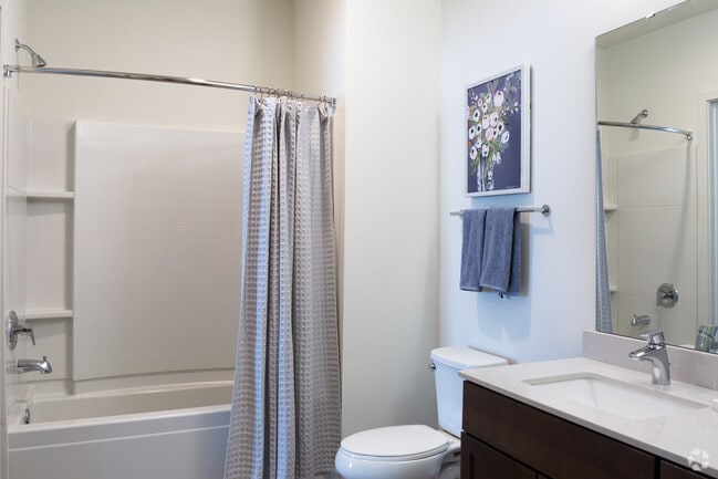 2BR, 2BA - E - Statesman Apartments