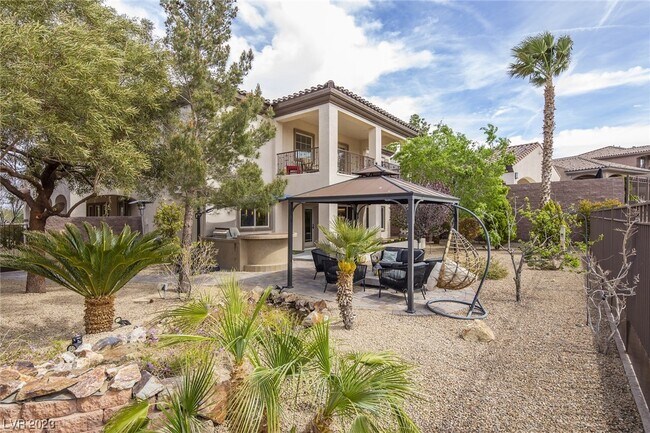 Building Photo - 2425 Luberon Dr