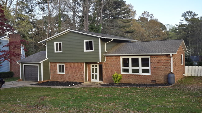 Building Photo - 1113 Askham Dr