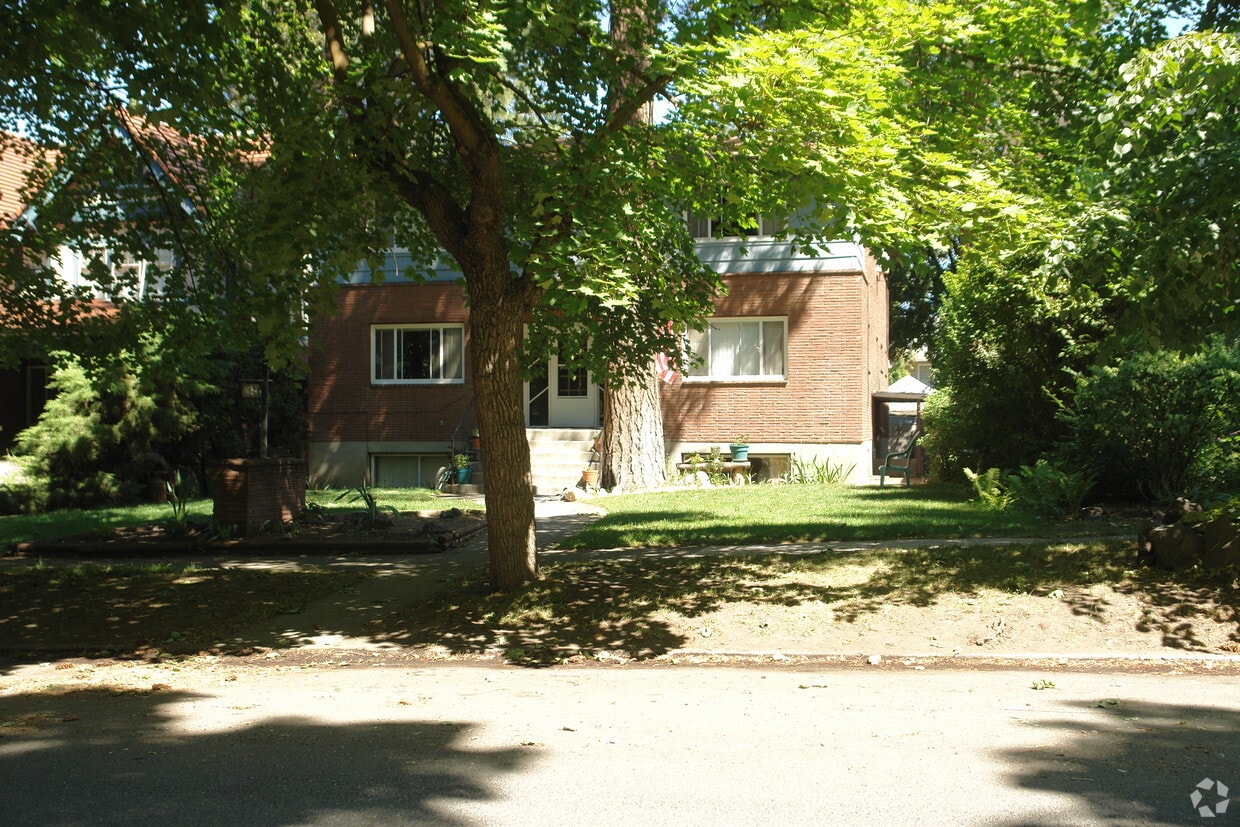 Building Photo - 1624 W 9th Ave