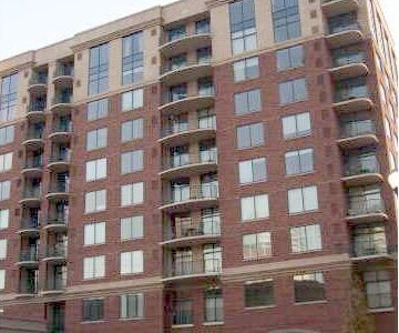 Foto principal - One Bedroom Condo Overlooking the James Ri...