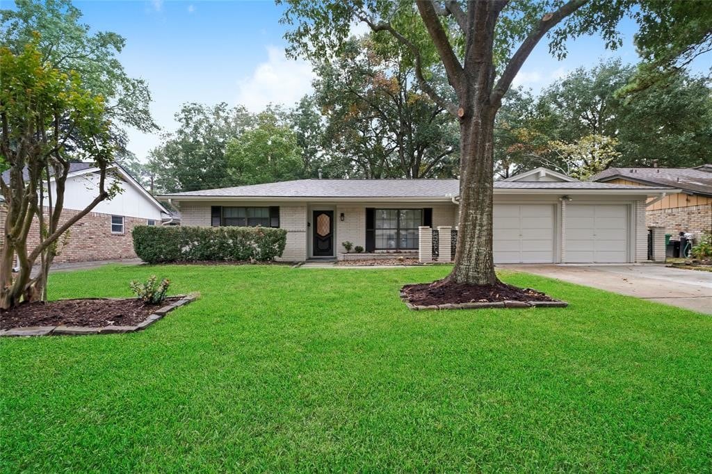 Primary Photo - 1135 Chamboard Ln