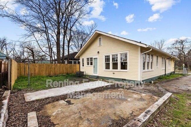 Building Photo - 1233Fulton Avenue SW