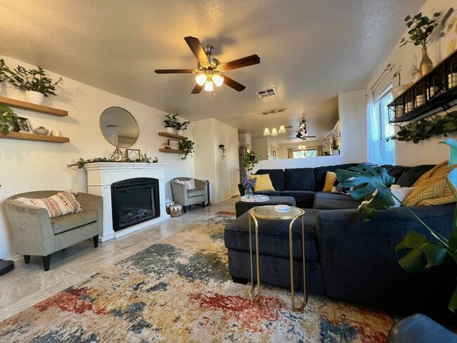 Building Photo - 3649 E Orchid Ln