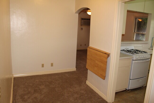 Foto del edificio - 417-421 Normal Ave