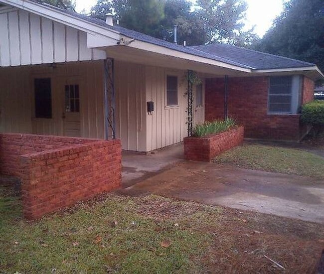 Building Photo - 5761 Anniston Ave