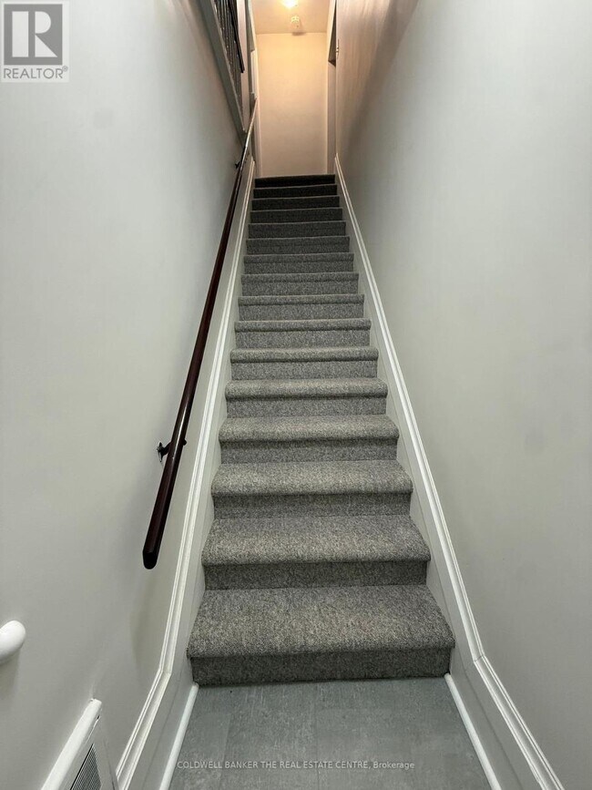 Building Photo - 59 B Wellington St E