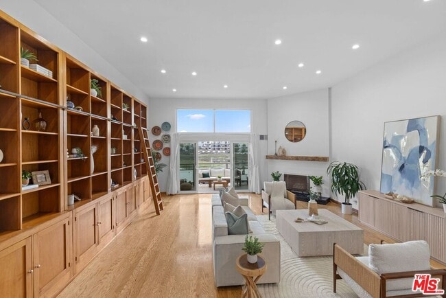 Foto del edificio - 3950 Vía Dolce