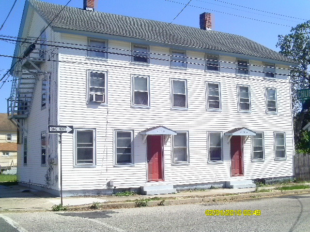 Primary Photo - 403 W Green St
