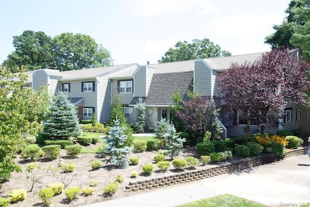 Foto del edificio - 349 Lake Pointe Ct