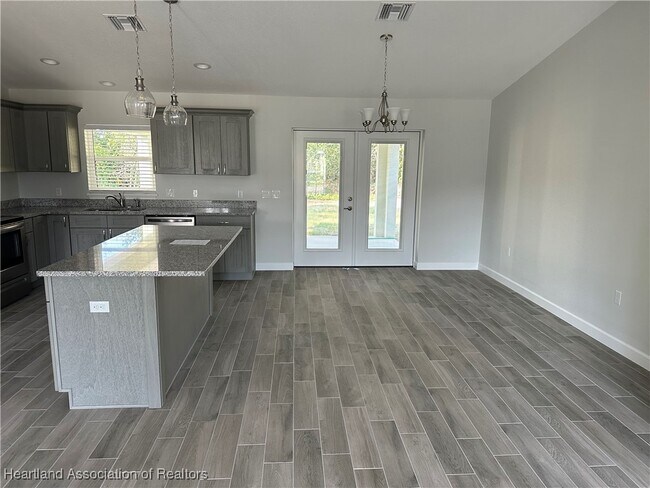 Building Photo - 4605 Whiting Dr