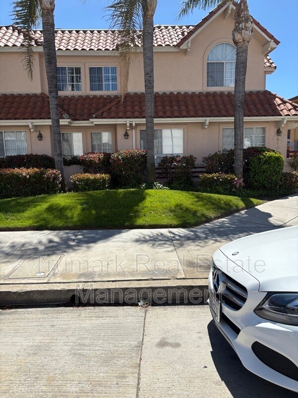 Foto principal - 910 E Wilson Ave