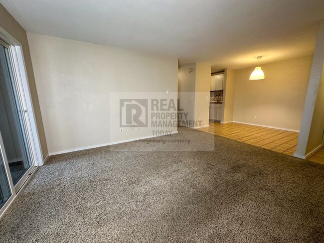 Foto del edificio - 2 Bedroom Condo in Tacoma!