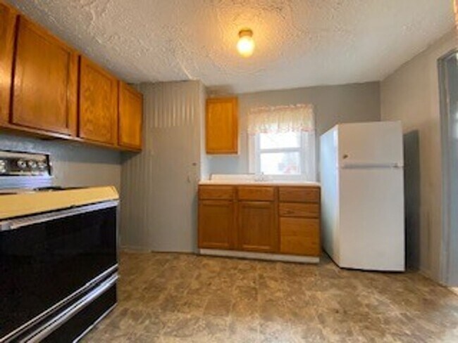 Foto del edificio - $200 OFF FIRST MONTH RENT -1 Bedroom Single Family Home in Elkhart!