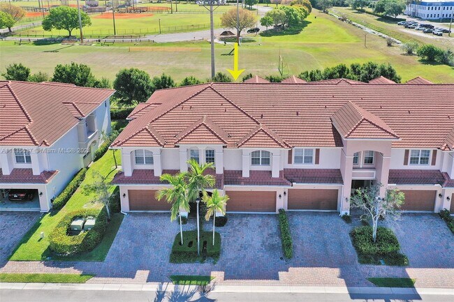 Building Photo - 28 Beechdale Ln