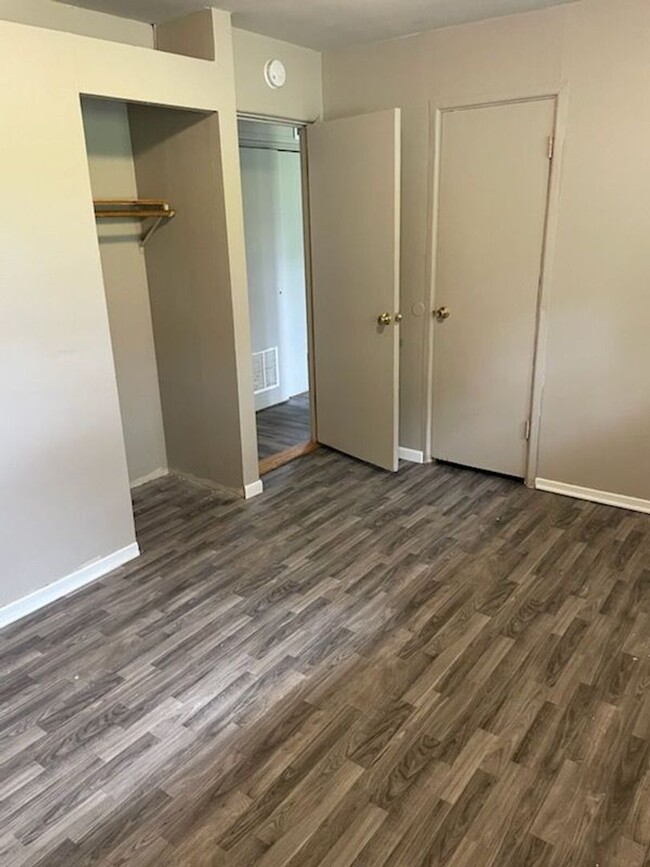 Foto del edificio - 2 Bed 1 Bath in Louisiana, MO