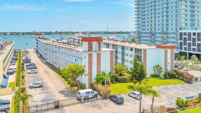 Building Photo - 4500 N Flagler Dr