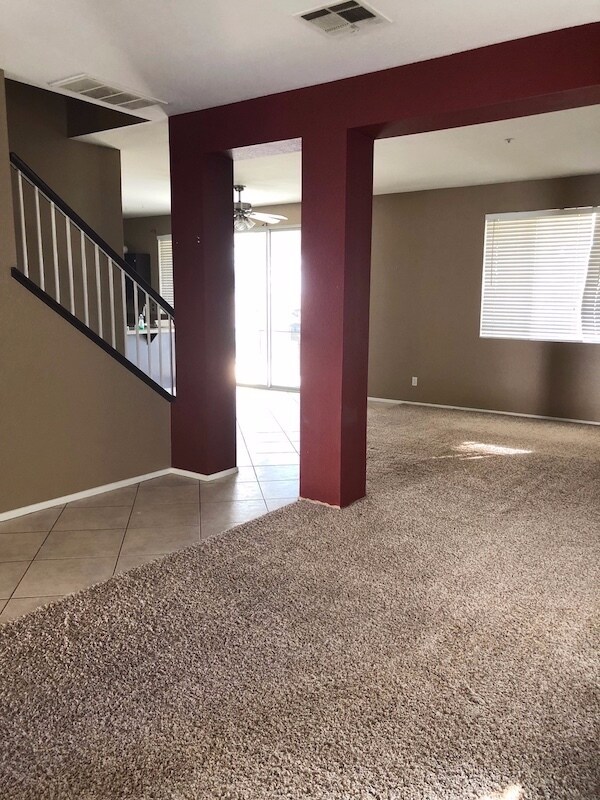 Foto del edificio - 14525 Saddlepeak Ct